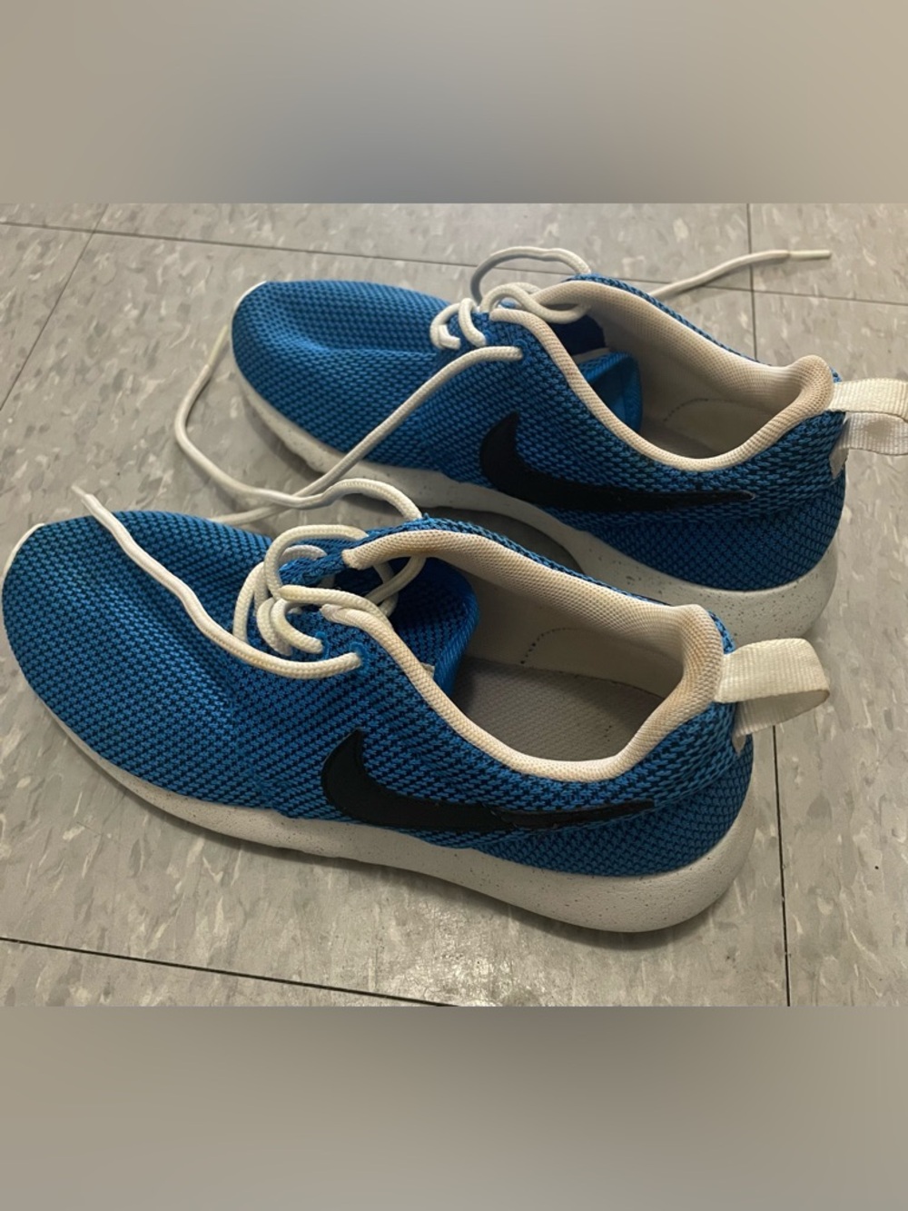 Size 3Y Nike Rosherun
